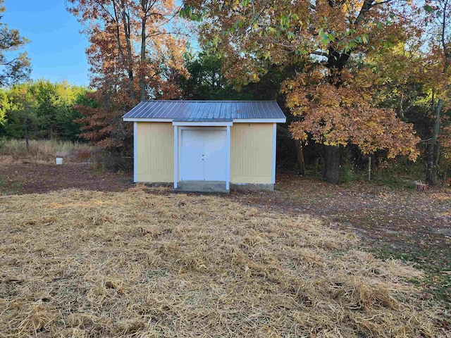 view of outbuilding