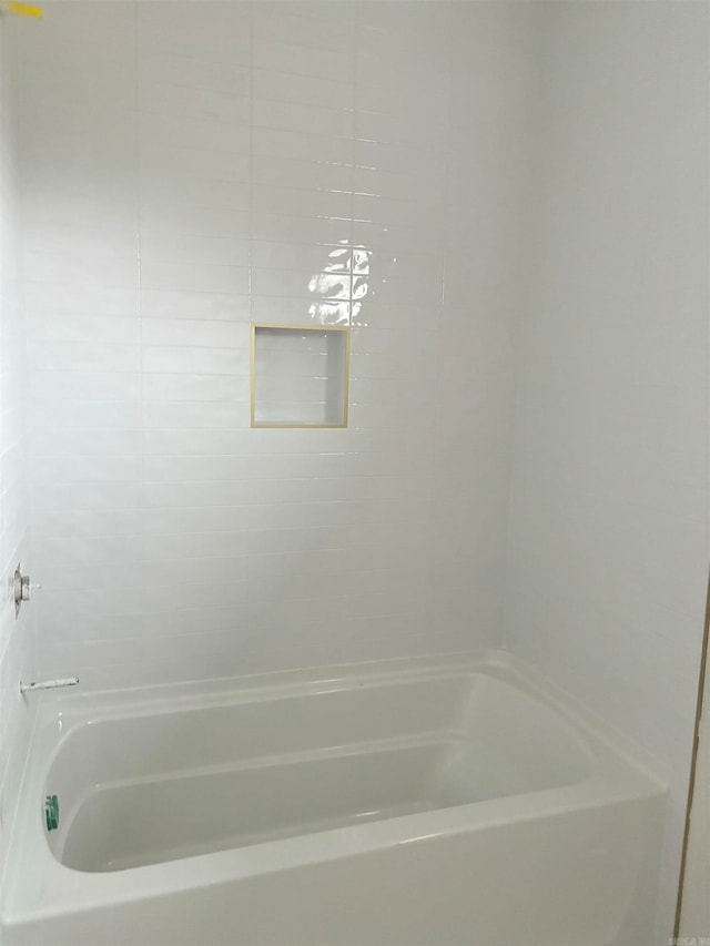 bathroom featuring shower / tub combination