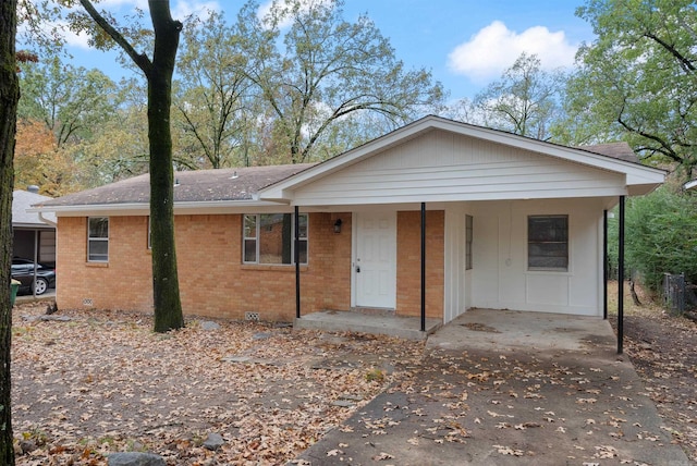 view of front of home with covered porch