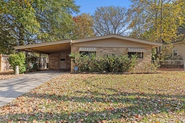 view of front of house featuring a carport