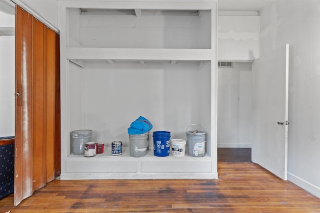 room details featuring hardwood / wood-style floors