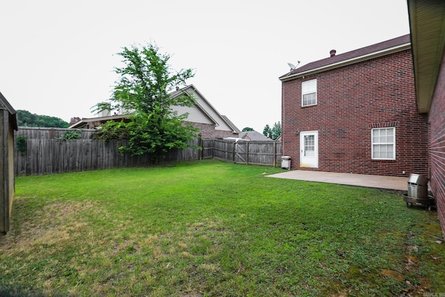 view of yard with a patio