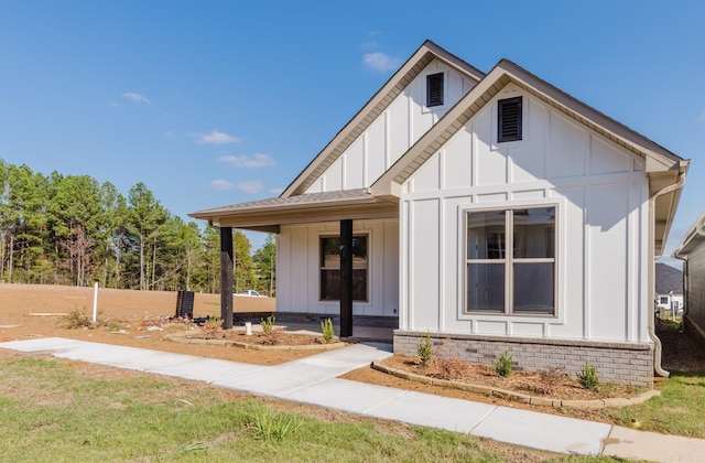 view of front of home with a porch