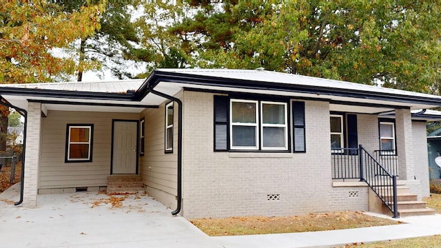 view of front of house featuring covered porch