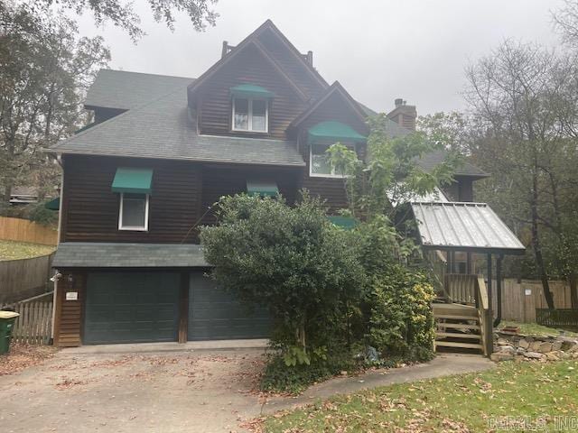 view of front facade featuring a garage