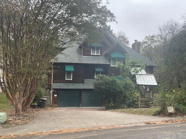 view of front of house with a garage