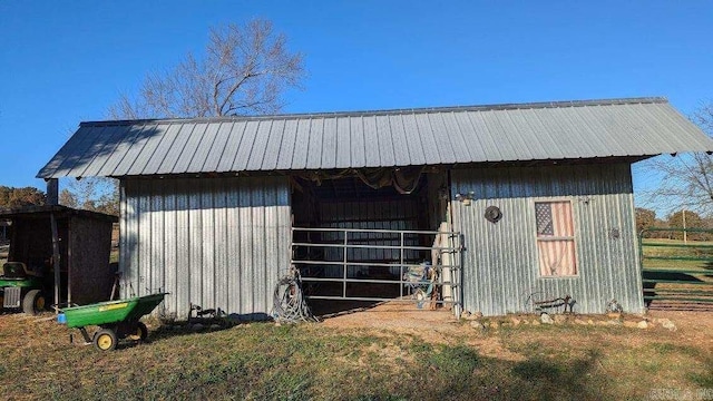 view of outbuilding