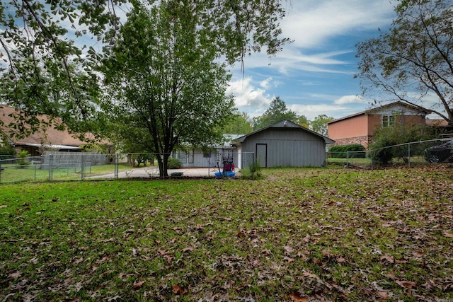 view of yard with a storage shed