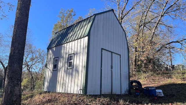 view of outdoor structure