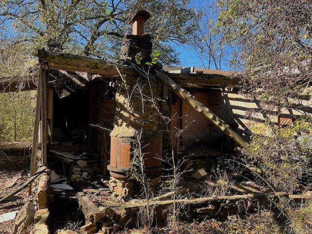 view of outdoor structure