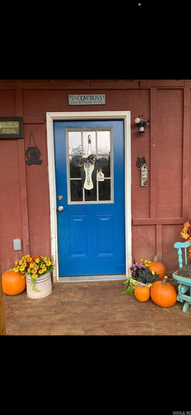 view of property entrance