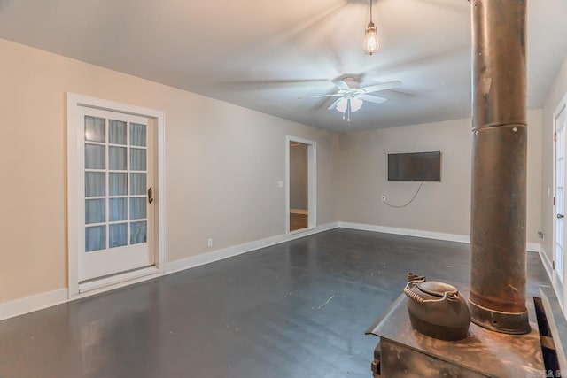 unfurnished room featuring ceiling fan