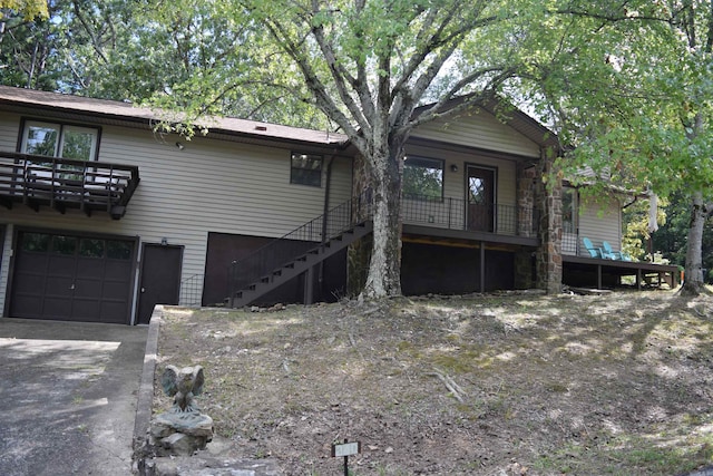 view of front of house featuring a garage