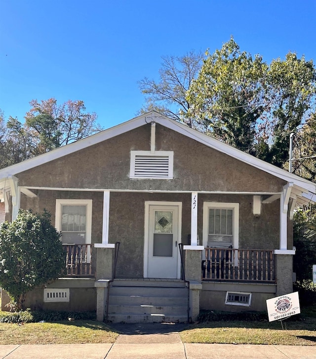 view of front facade featuring a porch