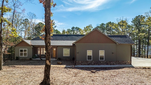 view of front of property