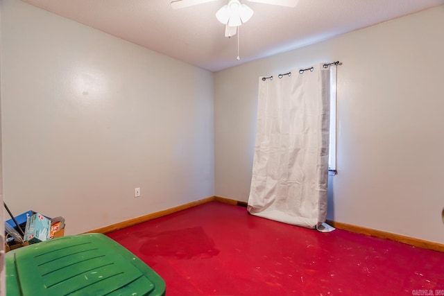 empty room featuring ceiling fan