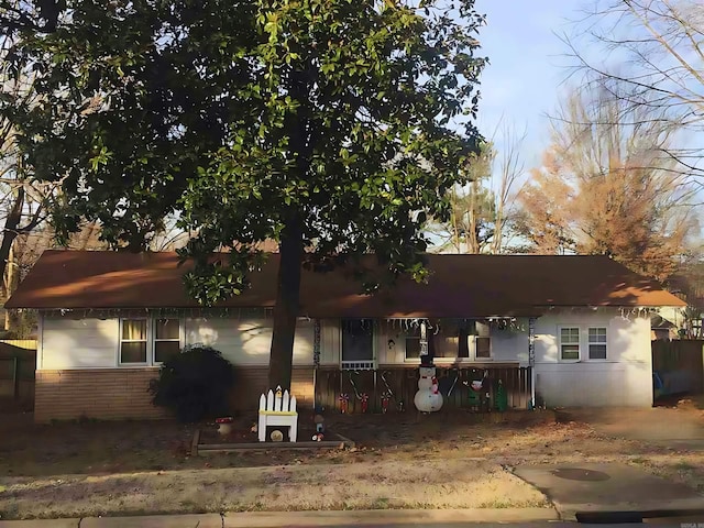 view of front of home featuring covered porch