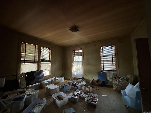 121 NW Cleveland Ave, Camden, AR 71701 - unfurnished living room featuring carpet floors
