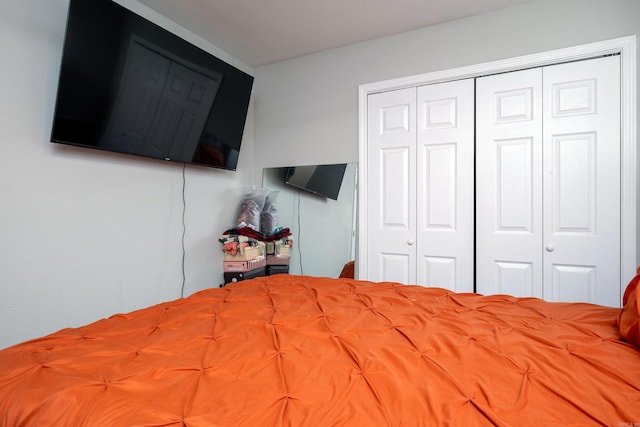 bedroom featuring a closet