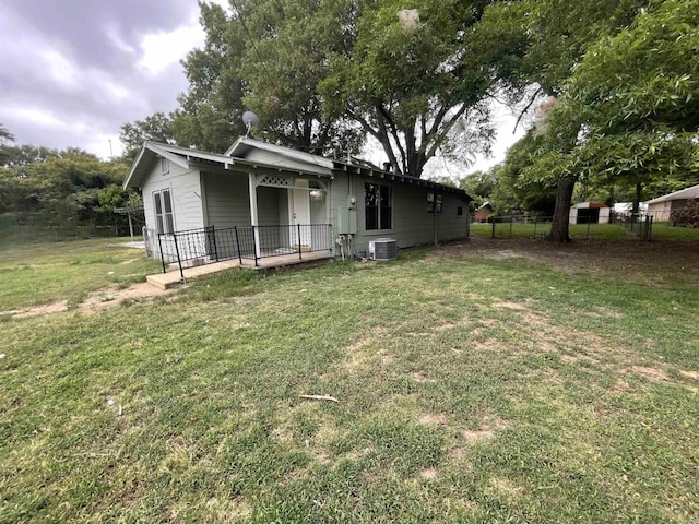 view of yard featuring cooling unit