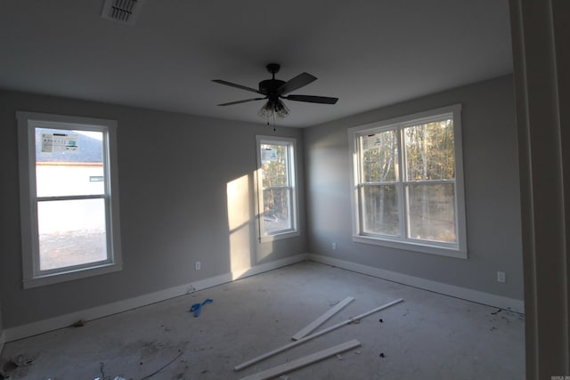 empty room featuring ceiling fan