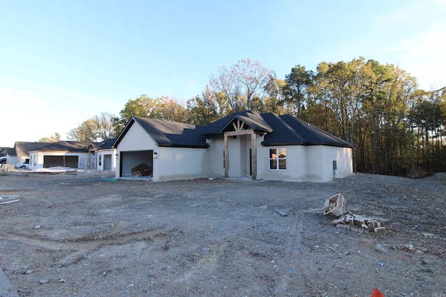 view of front of house featuring a garage