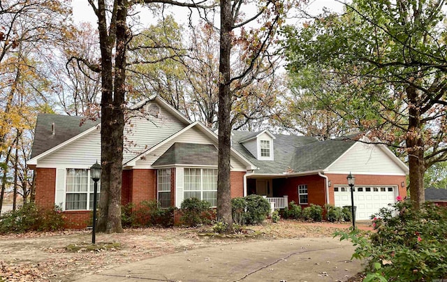 view of front facade featuring a garage