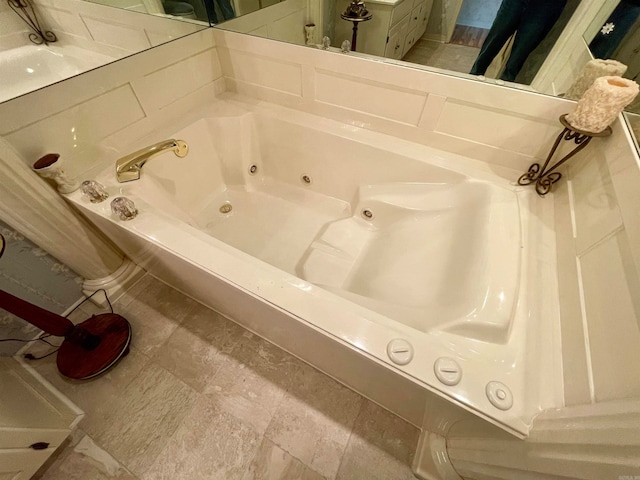 bathroom with a bathtub