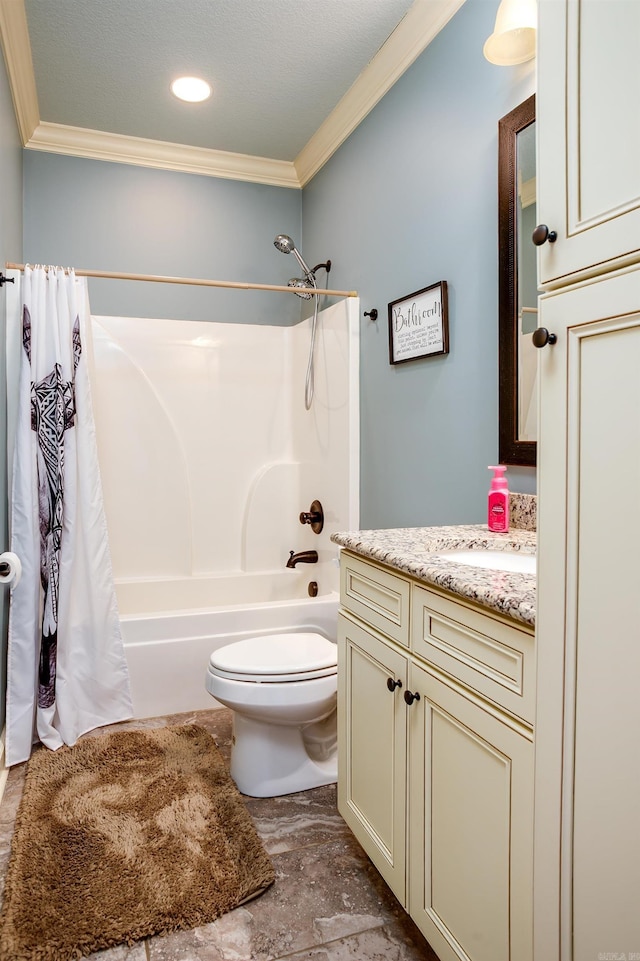 bathroom featuring shower / tub combo with curtain, crown molding, vanity, and toilet