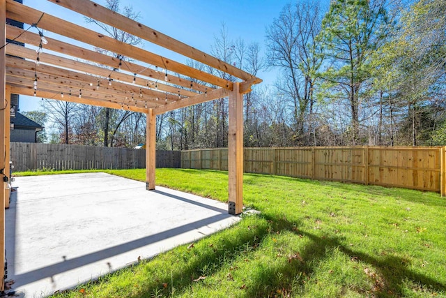 view of yard featuring a patio area and a pergola