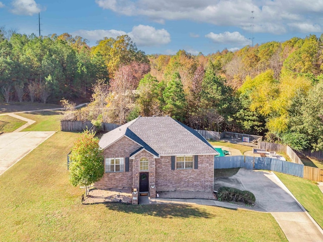 view of front of house with a front lawn