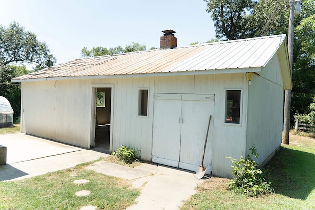 view of outbuilding