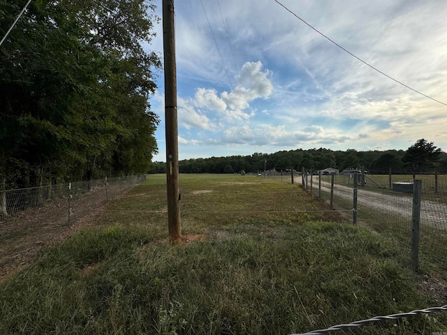 view of yard featuring a rural view