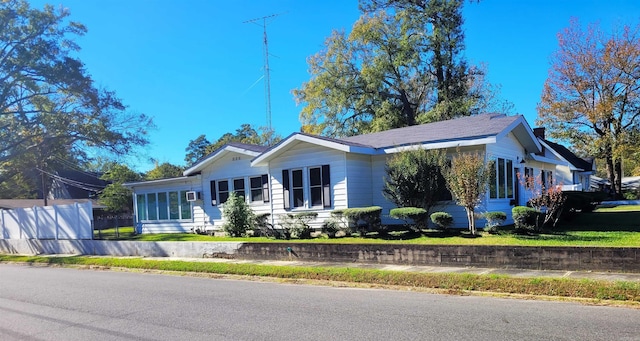 view of front of property