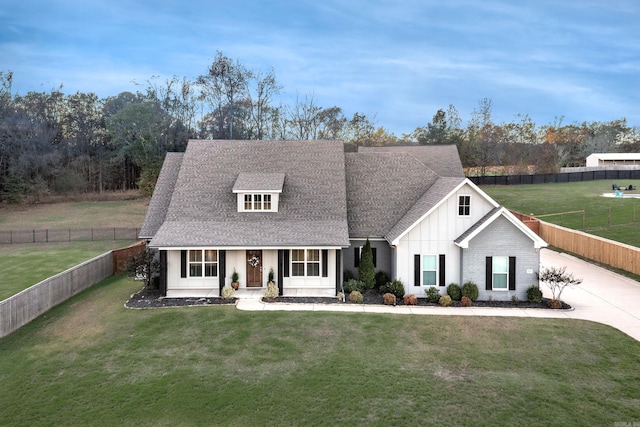 view of front of property with a front yard