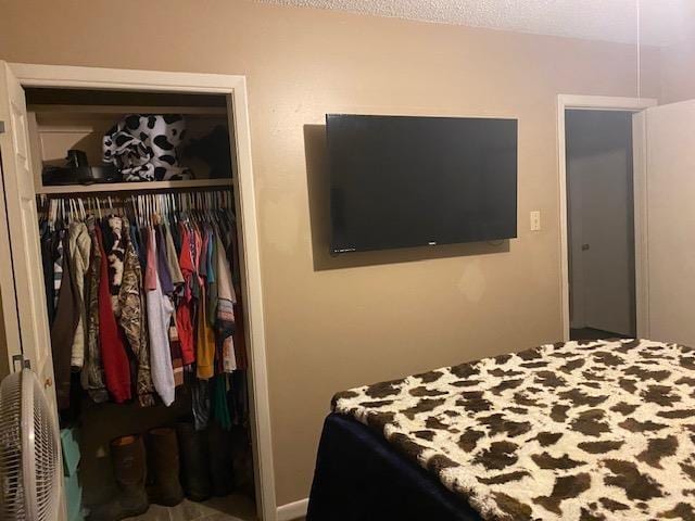 bedroom with a closet