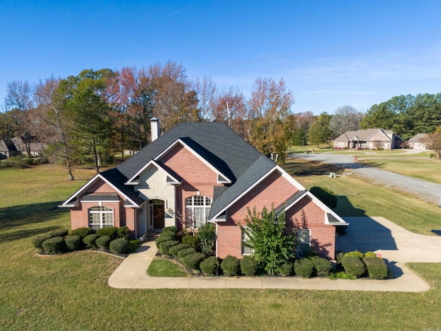 view of front of property with a front yard