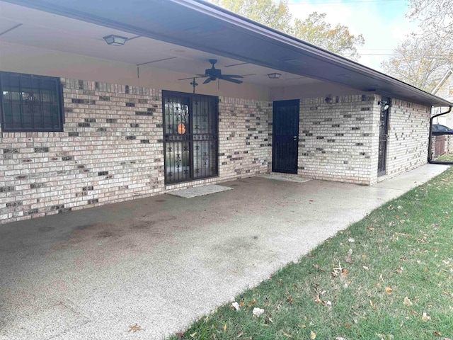 view of patio with ceiling fan