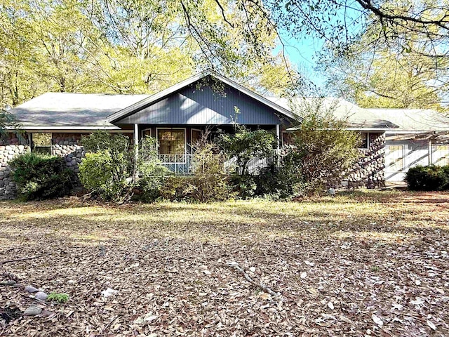 view of front of house featuring covered porch