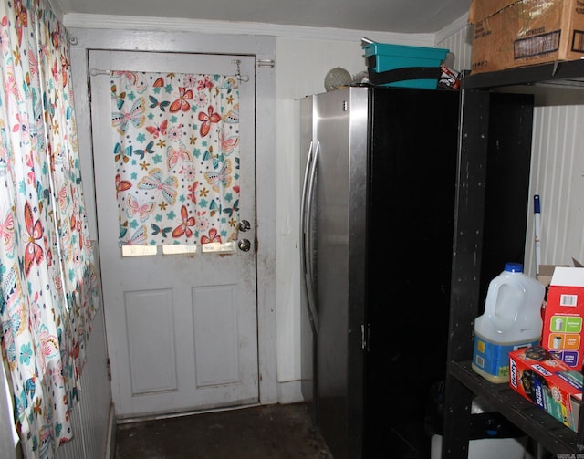 kitchen with crown molding