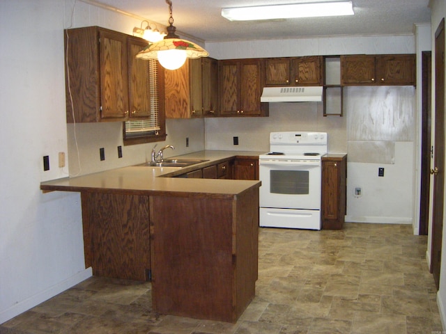 kitchen featuring white electric range, crown molding, sink, a textured ceiling, and kitchen peninsula