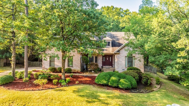 view of front of house with a front yard