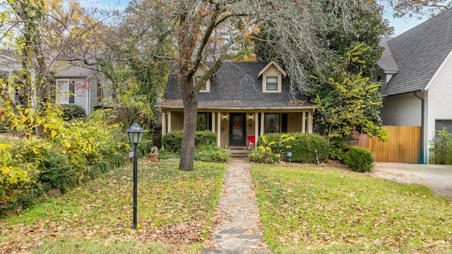 view of front facade with a front yard