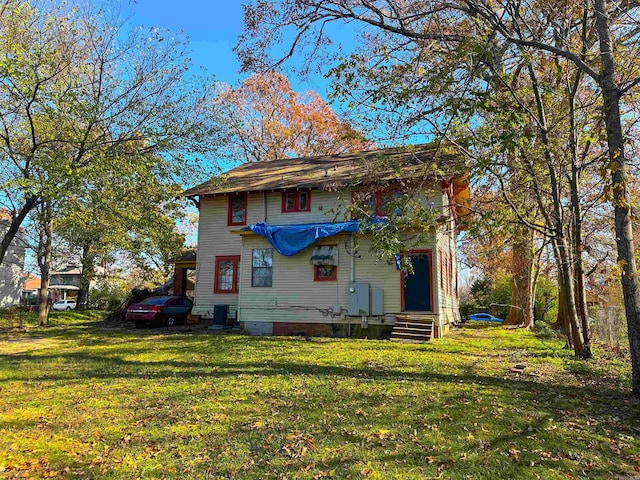 view of front of house featuring a front yard