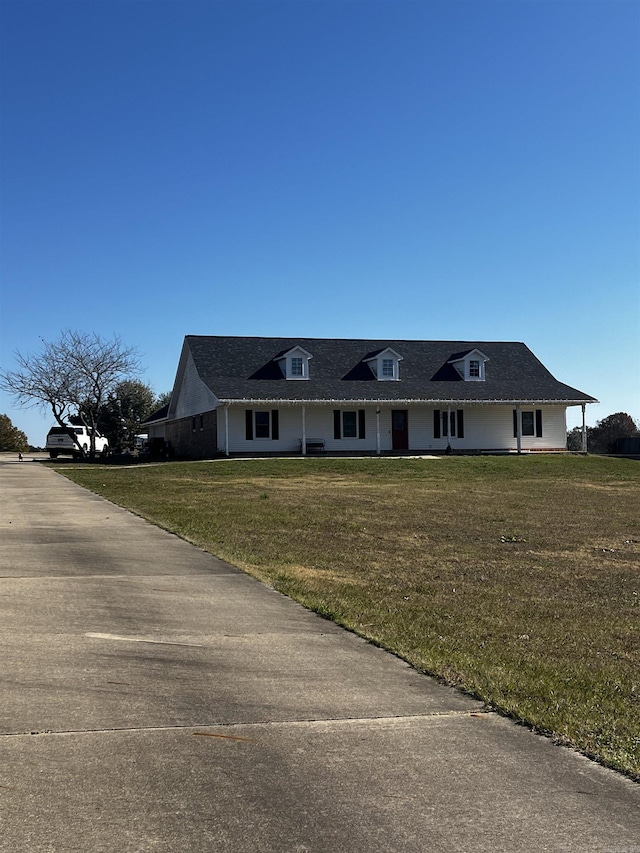 view of front of house with a front yard