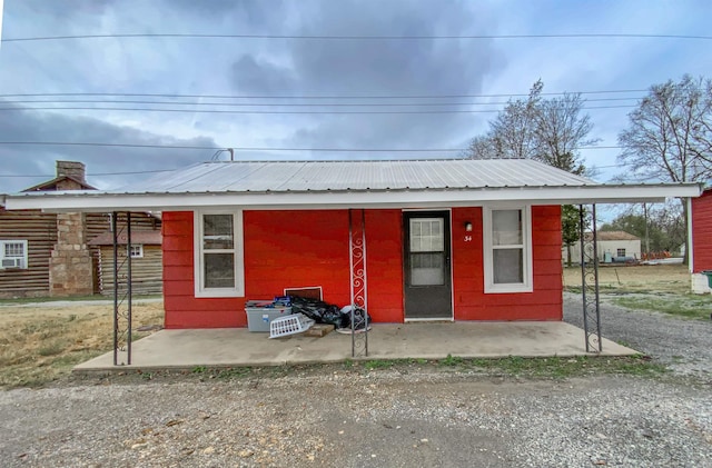 view of front of property