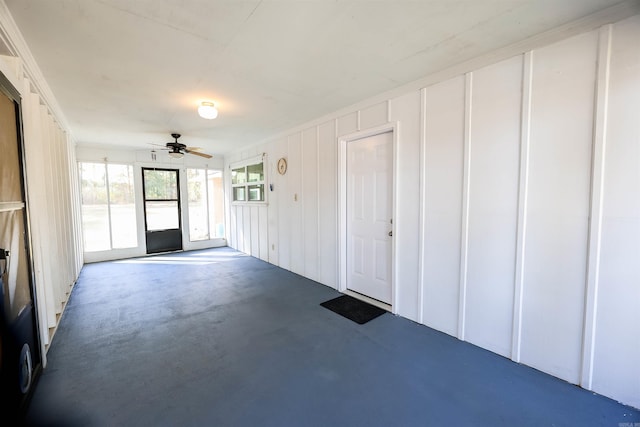 empty room featuring ceiling fan