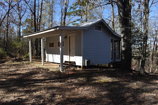 view of outbuilding