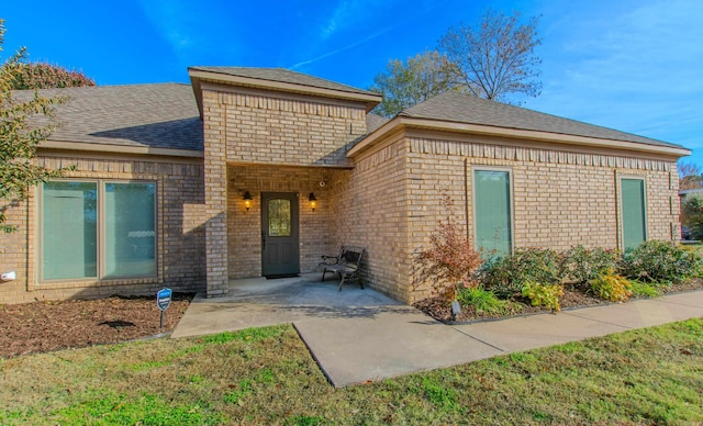 view of front of house featuring a patio