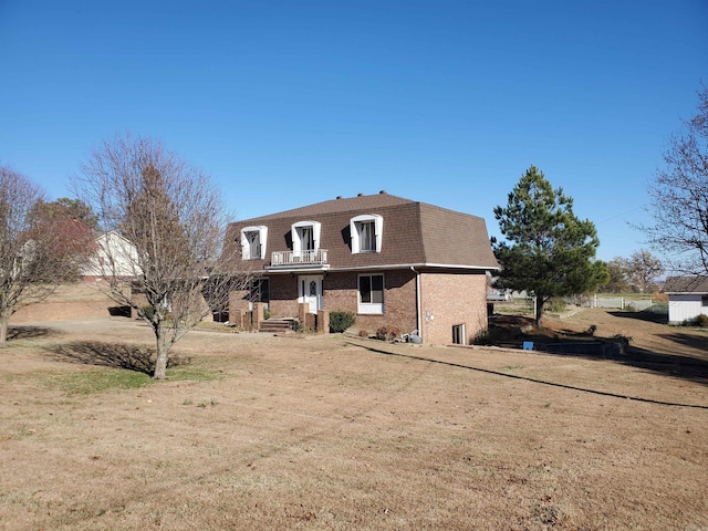 front of property featuring a front yard